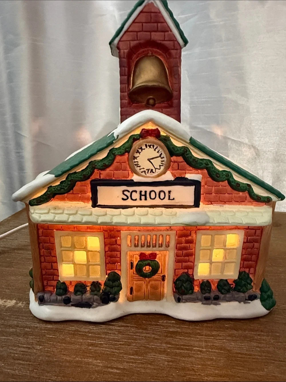 Dickens Keepsake Porcelain Lighted School House Holiday Christmas Collectible